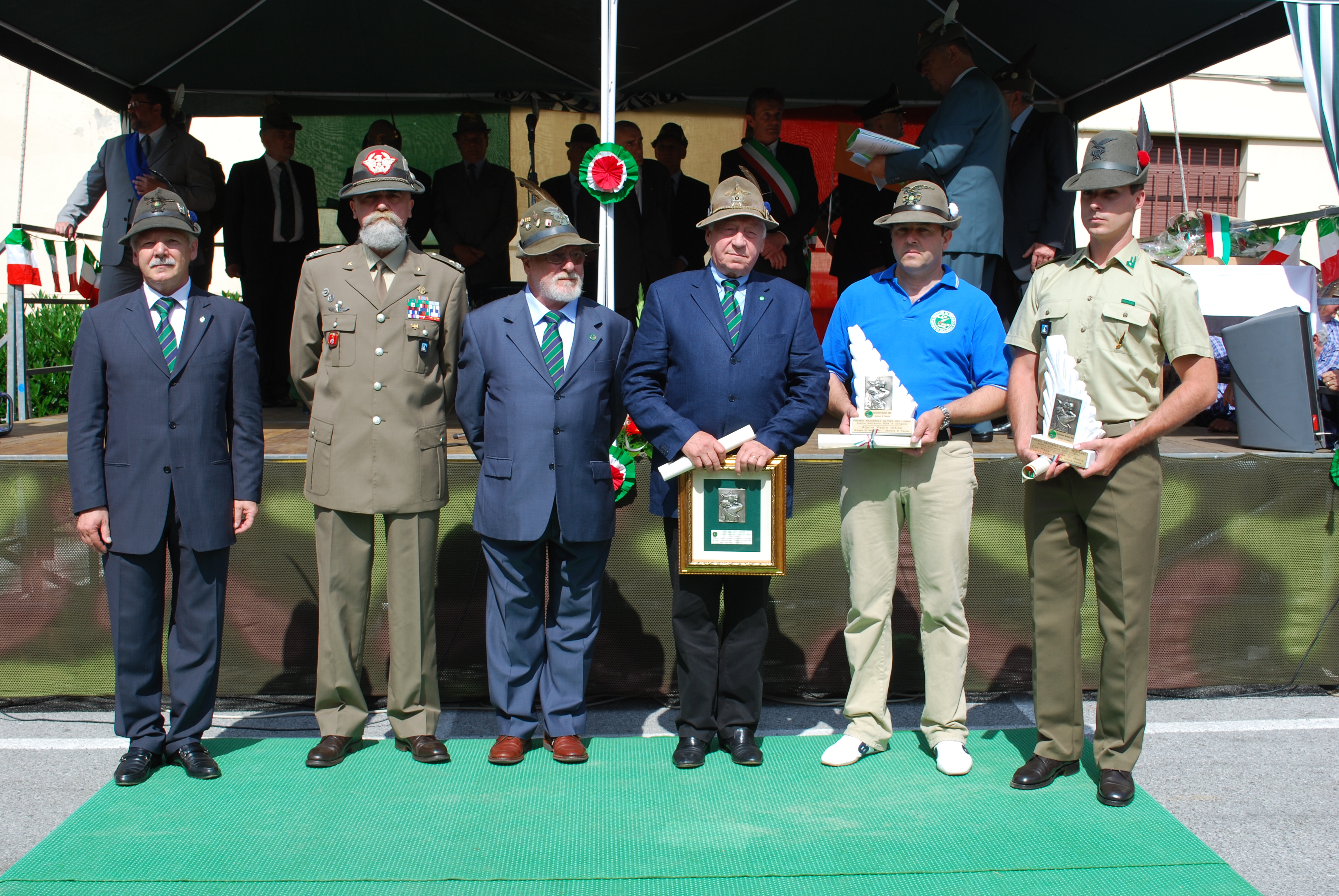 PREMIATI ALPINO DELL’ANNO 2009 « Ana Savona Associazione Nazionale